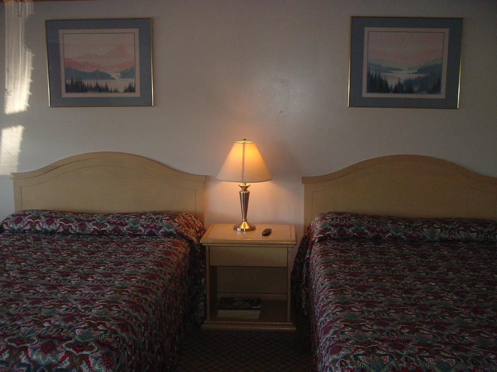 Fels Three Crown Motel Clarence Buitenkant foto