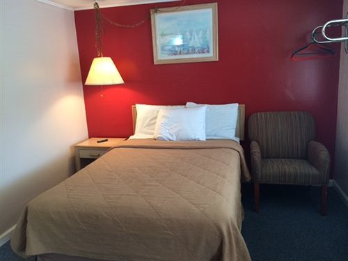 Fels Three Crown Motel Clarence Buitenkant foto